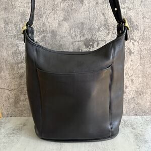 VTG Coach Legacy Slim 9060 Duffle Shoulder Bag Black Leather Crossbody Purse